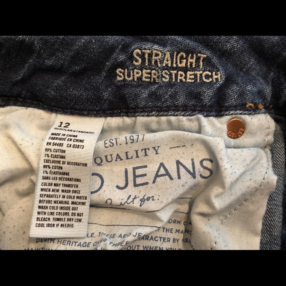 Like new straight leg American Eagle Jeans